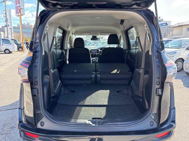 シエンタ Ｇ　ＥＴＣ　バックカメラ　ナビ　ＴＶ　レーンアシスト　衝突被害軽減システム　両側電動スライドドア　オートマチックハイビーム　スマートキー　アイドリングストップ　電動格納ミラー　シートヒーター　３列シート（31枚目）