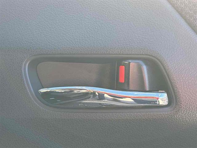 シエンタ Ｇ　ＥＴＣ　バックカメラ　ナビ　ＴＶ　レーンアシスト　衝突被害軽減システム　両側電動スライドドア　オートマチックハイビーム　スマートキー　アイドリングストップ　電動格納ミラー　シートヒーター　３列シート（41枚目）