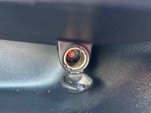 シエンタ Ｇ　ＥＴＣ　バックカメラ　ナビ　ＴＶ　レーンアシスト　衝突被害軽減システム　両側電動スライドドア　オートマチックハイビーム　スマートキー　アイドリングストップ　電動格納ミラー　シートヒーター　３列シート（48枚目）