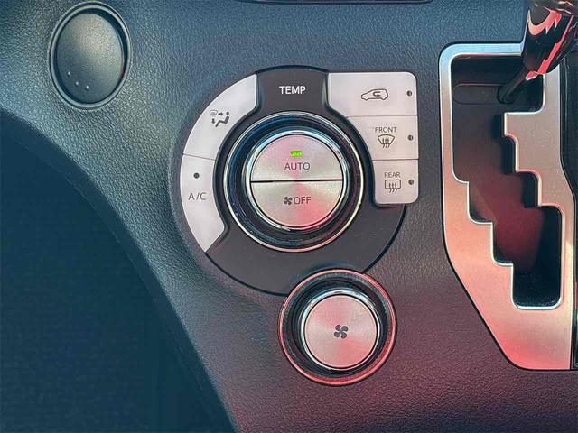 シエンタ Ｇ　ＥＴＣ　バックカメラ　ナビ　ＴＶ　レーンアシスト　衝突被害軽減システム　両側電動スライドドア　オートマチックハイビーム　スマートキー　アイドリングストップ　電動格納ミラー　シートヒーター　３列シート（50枚目）