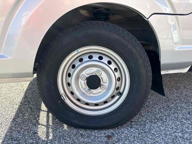 キャリイトラック ＫＣエアコン・パワステ　４ＷＤ　軽トラック　ＭＴ　エアコン　運転席エアバッグ　助手席エアバッグ（11枚目）