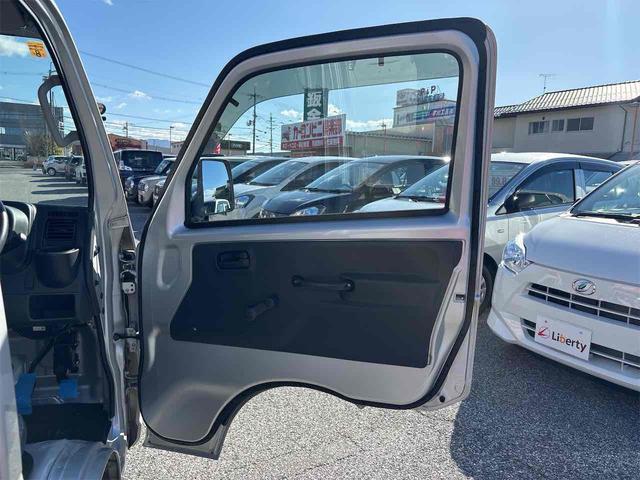キャリイトラック ＫＣエアコン・パワステ　４ＷＤ　軽トラック　ＭＴ　エアコン　運転席エアバッグ　助手席エアバッグ（19枚目）