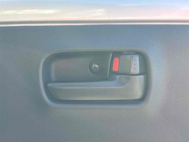 キャリイトラック ＫＣエアコン・パワステ　４ＷＤ　軽トラック　ＭＴ　エアコン　運転席エアバッグ　助手席エアバッグ（20枚目）