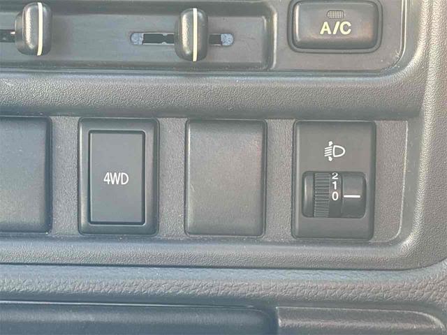 キャリイトラック ＫＣエアコン・パワステ　４ＷＤ　軽トラック　ＭＴ　エアコン　運転席エアバッグ　助手席エアバッグ（29枚目）