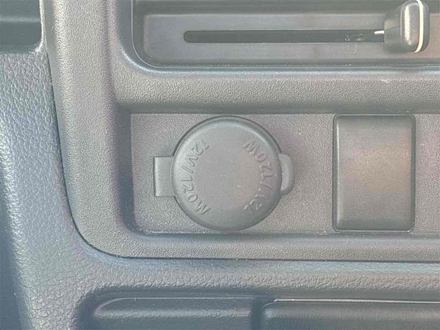 キャリイトラック ＫＣエアコン・パワステ　４ＷＤ　軽トラック　ＭＴ　エアコン　運転席エアバッグ　助手席エアバッグ（30枚目）