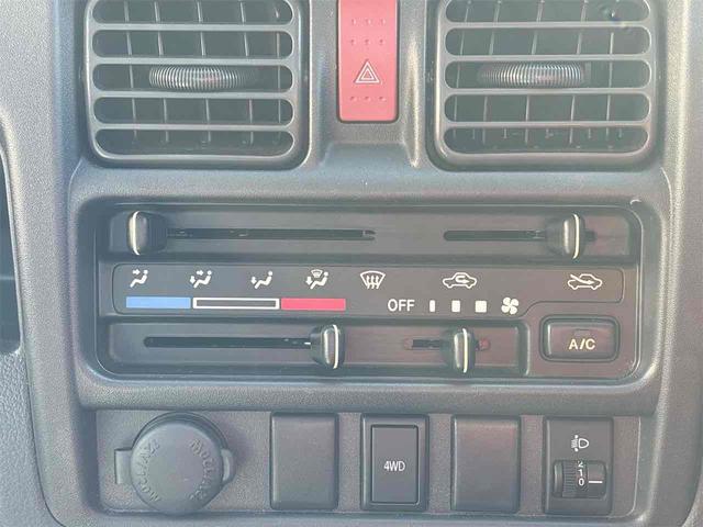 キャリイトラック ＫＣエアコン・パワステ　４ＷＤ　軽トラック　ＭＴ　エアコン　運転席エアバッグ　助手席エアバッグ（31枚目）
