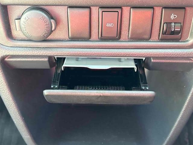 キャリイトラック ＫＣエアコン・パワステ　４ＷＤ　軽トラック　ＭＴ　エアコン　運転席エアバッグ　助手席エアバッグ（33枚目）