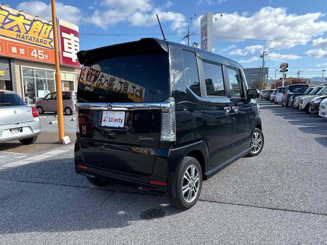 Ｎ－ＢＯＸカスタム Ｇ・Ｌパッケージ　ＥＴＣ　バックカメラ　両側スライド・片側電動　ナビ　ＴＶ　オートライト　スマートキー　アイドリングストップ　電動格納ミラー　ベンチシート　ＣＶＴ　ＥＳＣ　チップアップシート（15枚目）