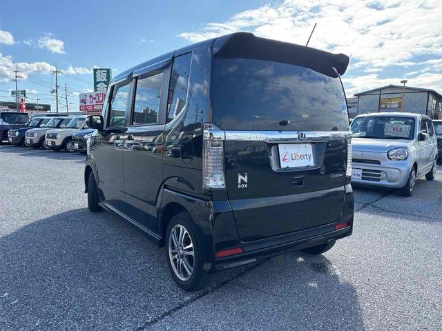 Ｎ－ＢＯＸカスタム Ｇ・Ｌパッケージ　ＥＴＣ　バックカメラ　両側スライド・片側電動　ナビ　ＴＶ　オートライト　スマートキー　アイドリングストップ　電動格納ミラー　ベンチシート　ＣＶＴ　ＥＳＣ　チップアップシート（17枚目）