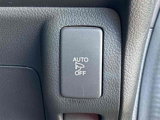 Ｎ－ＢＯＸカスタム Ｇ・Ｌパッケージ　ＥＴＣ　バックカメラ　両側スライド・片側電動　ナビ　ＴＶ　オートライト　スマートキー　アイドリングストップ　電動格納ミラー　ベンチシート　ＣＶＴ　ＥＳＣ　チップアップシート（42枚目）