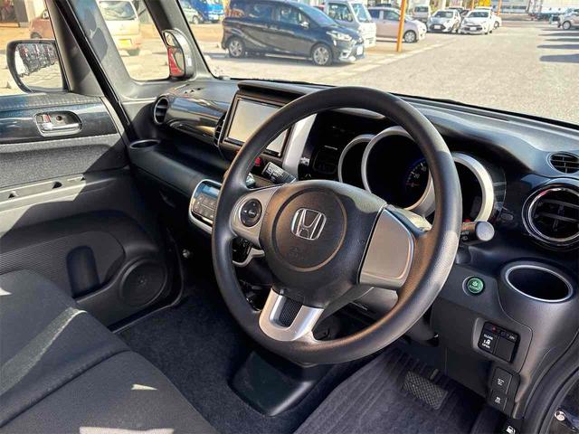 Ｎ－ＢＯＸカスタム Ｇ・Ｌパッケージ　ＥＴＣ　バックカメラ　両側スライド・片側電動　ナビ　ＴＶ　オートライト　スマートキー　アイドリングストップ　電動格納ミラー　ベンチシート　ＣＶＴ　ＥＳＣ　チップアップシート（49枚目）