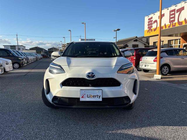 ヤリスクロス ハイブリッドＺ　全周囲カメラ　クリアランスソナー　オートクルーズコントロール　レーンアシスト　パワーシート　衝突被害軽減システム　ナビ　ＴＶ　オートマチックハイビーム　オートライト（9枚目）