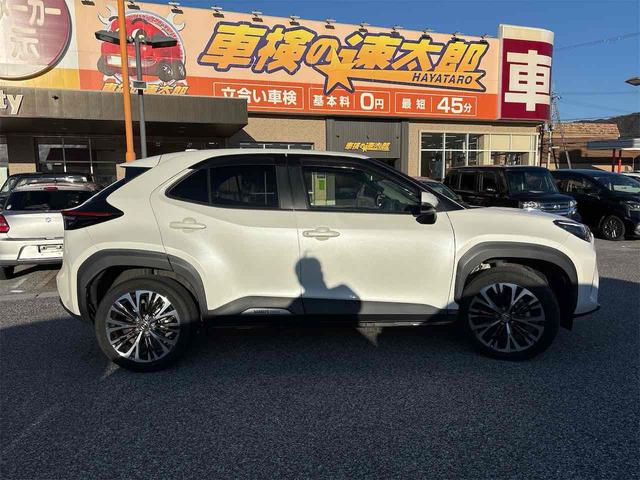 ヤリスクロス ハイブリッドＺ　全周囲カメラ　クリアランスソナー　オートクルーズコントロール　レーンアシスト　パワーシート　衝突被害軽減システム　ナビ　ＴＶ　オートマチックハイビーム　オートライト（11枚目）