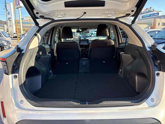 ヤリスクロス ハイブリッドＺ　全周囲カメラ　クリアランスソナー　オートクルーズコントロール　レーンアシスト　パワーシート　衝突被害軽減システム　ナビ　ＴＶ　オートマチックハイビーム　オートライト（17枚目）