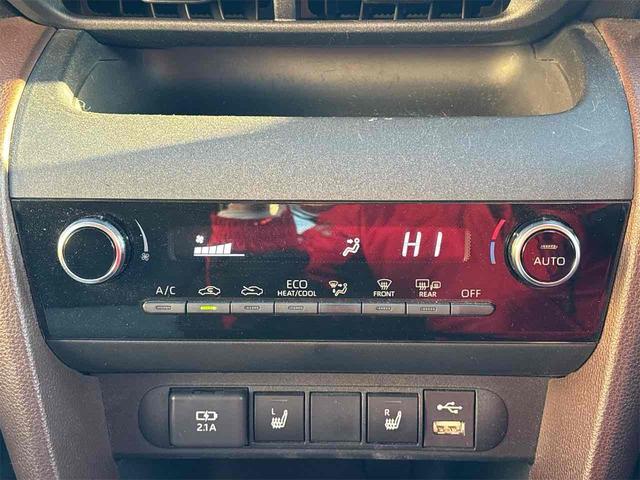 ヤリスクロス ハイブリッドＺ　全周囲カメラ　クリアランスソナー　オートクルーズコントロール　レーンアシスト　パワーシート　衝突被害軽減システム　ナビ　ＴＶ　オートマチックハイビーム　オートライト（30枚目）