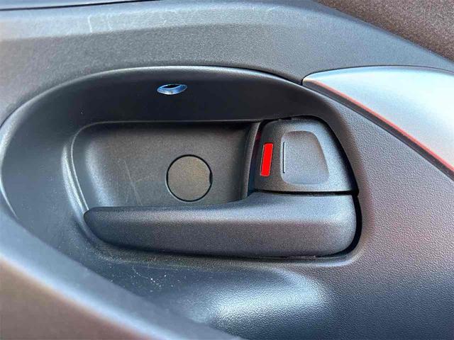 ヤリスクロス ハイブリッドＺ　全周囲カメラ　クリアランスソナー　オートクルーズコントロール　レーンアシスト　パワーシート　衝突被害軽減システム　ナビ　ＴＶ　オートマチックハイビーム　オートライト（40枚目）