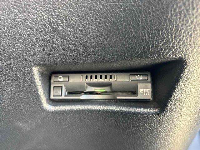 シエンタ Ｘ　ＥＴＣ　バックカメラ　ナビ　ＴＶ　両側スライド・片側電動　スマートキー　アイドリングストップ　電動格納ミラー　３列シート　ＣＶＴ　アルミホイール　衝突安全ボディ　ＡＢＳ　ＥＳＣ（13枚目）