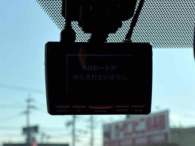 シエンタ Ｘ　ＥＴＣ　バックカメラ　ナビ　ＴＶ　両側スライド・片側電動　スマートキー　アイドリングストップ　電動格納ミラー　３列シート　ＣＶＴ　アルミホイール　衝突安全ボディ　ＡＢＳ　ＥＳＣ（14枚目）