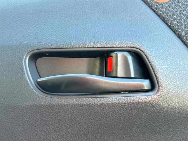 シエンタ Ｘ　ＥＴＣ　バックカメラ　ナビ　ＴＶ　両側スライド・片側電動　スマートキー　アイドリングストップ　電動格納ミラー　３列シート　ＣＶＴ　アルミホイール　衝突安全ボディ　ＡＢＳ　ＥＳＣ（35枚目）