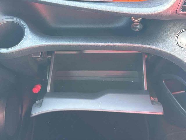 シエンタ Ｘ　ＥＴＣ　バックカメラ　ナビ　ＴＶ　両側スライド・片側電動　スマートキー　アイドリングストップ　電動格納ミラー　３列シート　ＣＶＴ　アルミホイール　衝突安全ボディ　ＡＢＳ　ＥＳＣ（38枚目）