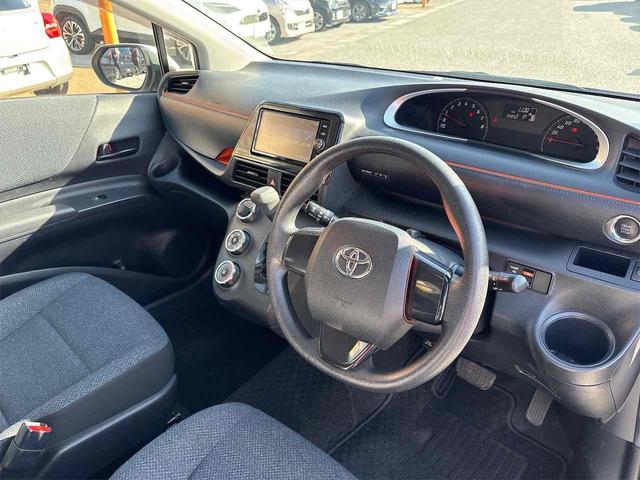 シエンタ Ｘ　ＥＴＣ　バックカメラ　ナビ　ＴＶ　両側スライド・片側電動　スマートキー　アイドリングストップ　電動格納ミラー　３列シート　ＣＶＴ　アルミホイール　衝突安全ボディ　ＡＢＳ　ＥＳＣ（44枚目）