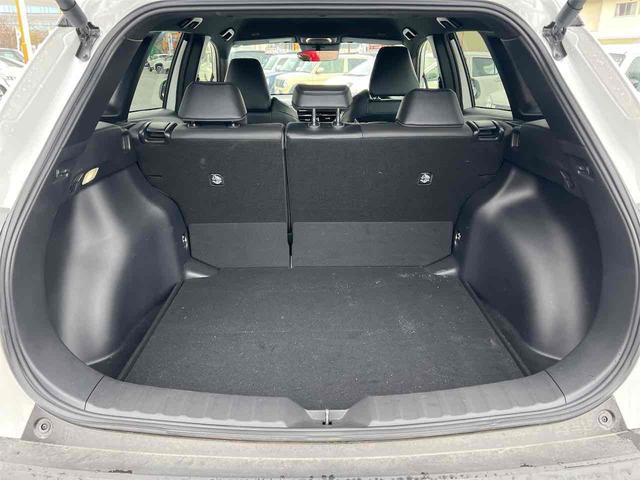 カローラクロス ハイブリッド　Ｚ　純正ナビ　全周囲カメラ　クリアランスソナー　オートクルーズコントロール　レーンアシスト　パワーシート　パークアシスト　衝突被害軽減システム　電子パーキング　オートマチックハイビーム　ＬＥＤヘッドランプ（16枚目）