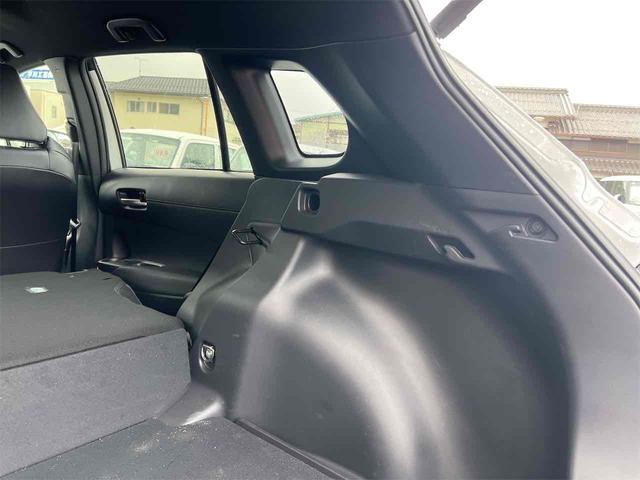 カローラクロス ハイブリッド　Ｚ　純正ナビ　全周囲カメラ　クリアランスソナー　オートクルーズコントロール　レーンアシスト　パワーシート　パークアシスト　衝突被害軽減システム　電子パーキング　オートマチックハイビーム　ＬＥＤヘッドランプ（29枚目）