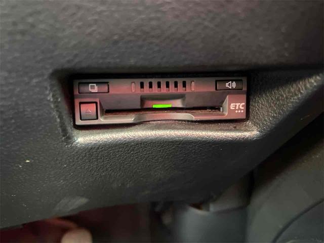 シエンタ Ｘ　ナビ　Ｂｌｕｅｔｏｏｔｈ対応　ＥＴＣ　バックカメラ　両側スライド・片側電動　キーレスエントリー　アイドリングストップ　電動格納ミラー　３列シート　ＣＶＴ　ＣＤ　ＵＳＢ　ミュージックプレイヤー接続可（9枚目）