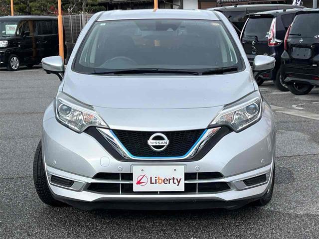 ノート ｅ－パワー　Ｘ　純正ナビ　Ｂｌｕｅｔｏｏｔｈ対応　ＥＴＣ　全周囲カメラ　ＴＶ　クリアランスソナー　レーンアシスト　衝突被害軽減システム　スマートキー　電動格納ミラー　ＣＶＴ　盗難防止システム　衝突安全ボディ（7枚目）