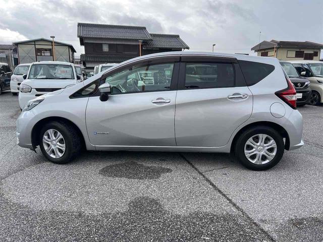 ノート ｅ－パワー　Ｘ　純正ナビ　Ｂｌｕｅｔｏｏｔｈ対応　ＥＴＣ　全周囲カメラ　ＴＶ　クリアランスソナー　レーンアシスト　衝突被害軽減システム　スマートキー　電動格納ミラー　ＣＶＴ　盗難防止システム　衝突安全ボディ（13枚目）