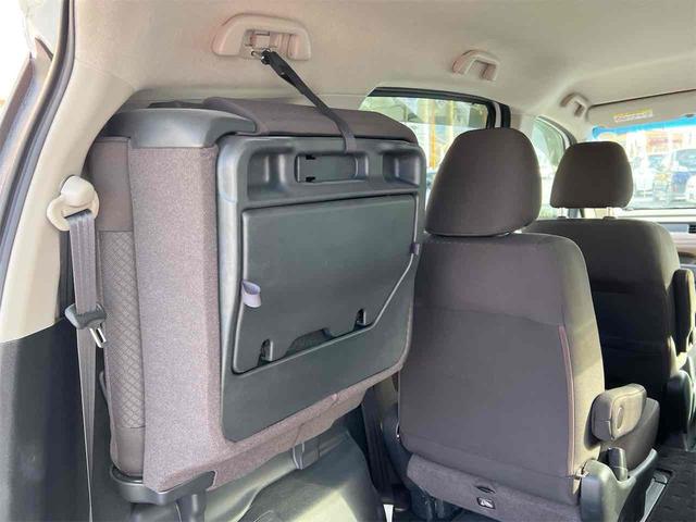 フリード Ｇ・ホンダセンシング　バックカメラ　クリアランスソナー　オートクルーズコントロール　レーンアシスト　衝突被害軽減システム　両側電動スライドドア　オートライト　スマートキー　アイドリングストップ　電動格納ミラー　３列シート（25枚目）