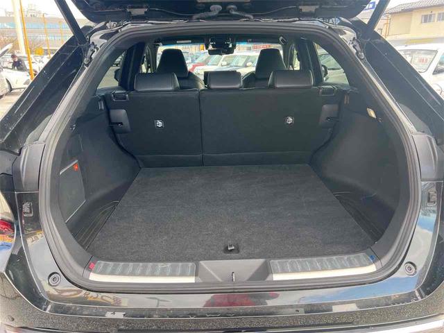 ハリアー Ｚ　レザーパッケージ　ディスプレイオーディオ　コネクテッドナビ　全周囲カメラ　クリアランスソナー　オートクルーズコントロール　パワーシート　衝突被害軽減システム　オートマチックハイビーム　ＬＥＤヘッドランプ　電動リアゲート（16枚目）