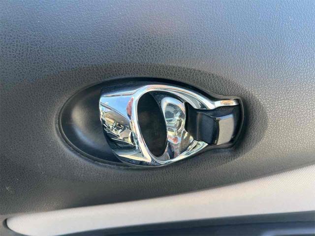 ノート ｅ－パワー　Ｘ　純正ナビ　Ｂｌｕｅｔｏｏｔｈ　全周囲カメラ　ＴＶ　レーンアシスト　衝突被害軽減システム　スマートキー　アイドリングストップ　電動格納ミラー　ＣＶＴ　盗難防止システム　衝突安全ボディ　ＡＢＳ　ＥＳＣ（40枚目）