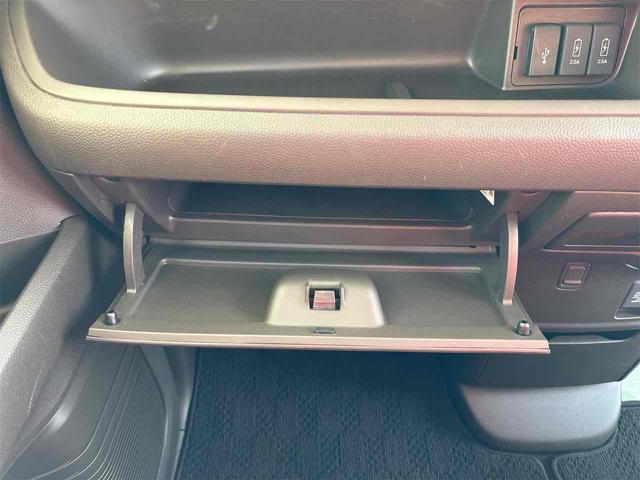 N-BOX L バックカメラ 両側スライド・片側電動 ナビ クリアランスソナー オートクルーズコントロール レーンアシスト オートライト スマートキー アイドリングストップ 電動格納ミラー シートヒーター(43枚目)