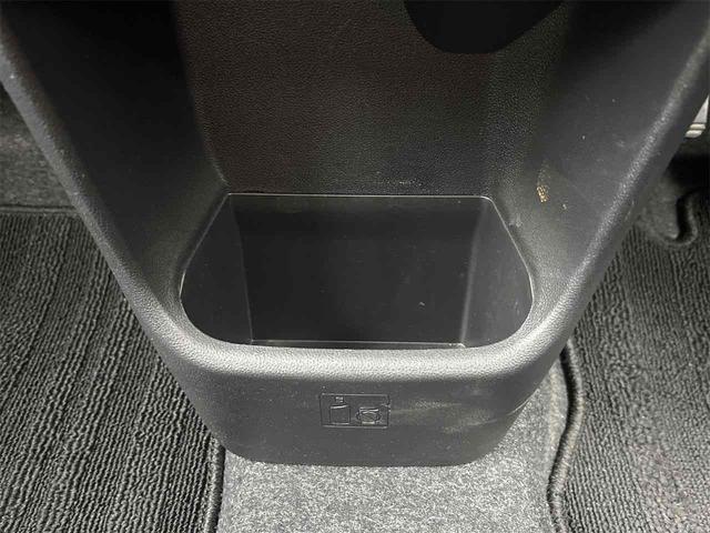 ムーヴキャンバス Ｘリミテッドメイクアップ　ＳＡＩＩ　ＥＴＣ　全周囲カメラ　両側電動スライドドア　ナビ　ＴＶ　衝突被害軽減システム　スマートキー　アイドリングストップ　電動格納ミラー　後席モニター　ＣＶＴ　ＡＢＳ　ＥＳＣ　ＣＤ　ＵＳＢ（46枚目）