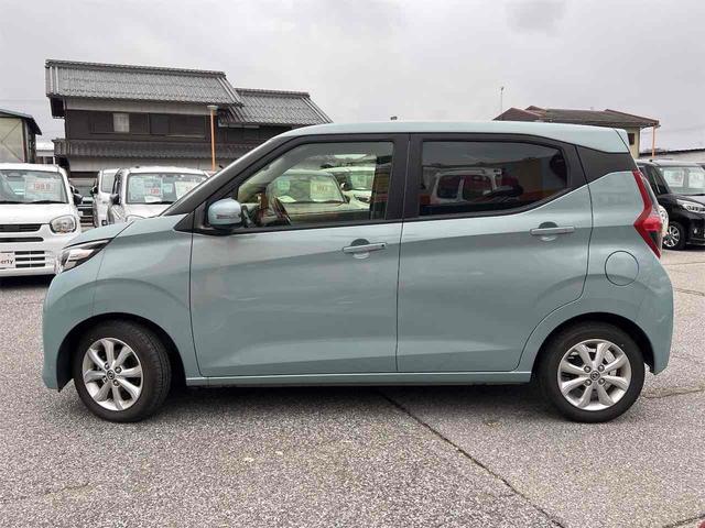 デイズ Ｘ　全周囲カメラ　ナビ　ＴＶ　クリアランスソナー　オートライト　スマートキー　アイドリングストップ　電動格納ミラー　シートヒーター　ベンチシート　ＣＶＴ　ＣＤ　ＵＳＢ（21枚目）