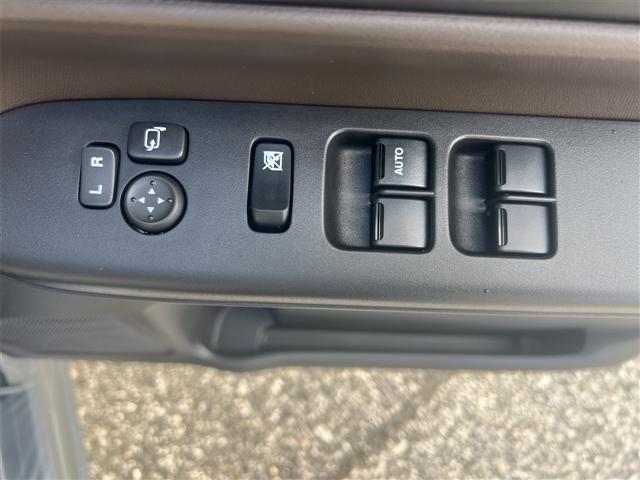 スペーシア ハイブリッドＸ　両側電動スライドドア　クリアランスソナー　衝突被害軽減システム　オートライト　ＬＥＤヘッドランプ　スマートキー　アイドリングストップ　電動格納ミラー　シートヒーター　ベンチシート　ＣＶＴ（14枚目）