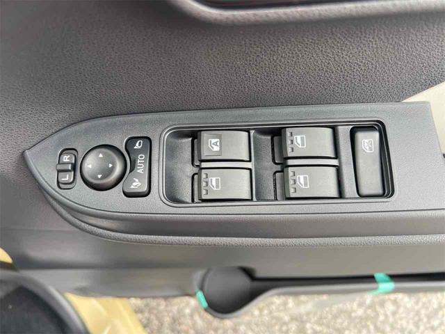 タント Ｘリミテッド　バックカメラ　両側電動スライドドア　クリアランスソナー　衝突被害軽減システム　オートライト　スマートキー　アイドリングストップ　電動格納ミラー　シートヒーター　ＣＶＴ　ＥＳＣ　ＵＳＢ　エアコン（12枚目）