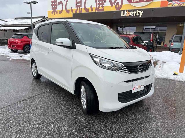 デイズ Ｘ　全周囲カメラ　ナビ　ＴＶ　クリアランスソナー　オートライト　スマートキー　アイドリングストップ　電動格納ミラー　ベンチシート　ＣＶＴ　ＵＳＢ　Ｂｌｕｅｔｏｏｔｈ　アルミホイール　エアコン（16枚目）