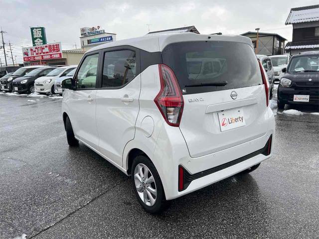 デイズ Ｘ　全周囲カメラ　ナビ　ＴＶ　クリアランスソナー　オートライト　スマートキー　アイドリングストップ　電動格納ミラー　ベンチシート　ＣＶＴ　ＵＳＢ　Ｂｌｕｅｔｏｏｔｈ　アルミホイール　エアコン（20枚目）