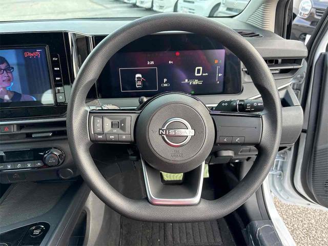 ノート Ｘ　ＥＴＣ　バックカメラ　ナビ　ＴＶ　クリアランスソナー　衝突被害軽減システム　オートマチックハイビーム　オートライト　スマートキー　アイドリングストップ　電動格納ミラー　ＣＶＴ（6枚目）