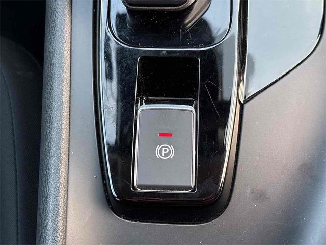 ノート Ｘ　ＥＴＣ　バックカメラ　ナビ　ＴＶ　クリアランスソナー　衝突被害軽減システム　オートマチックハイビーム　オートライト　スマートキー　アイドリングストップ　電動格納ミラー　ＣＶＴ（11枚目）