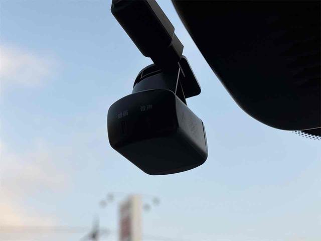 ノート Ｘ　ＥＴＣ　バックカメラ　ナビ　ＴＶ　クリアランスソナー　衝突被害軽減システム　オートマチックハイビーム　オートライト　スマートキー　アイドリングストップ　電動格納ミラー　ＣＶＴ（14枚目）