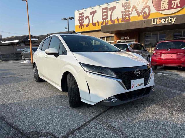 ノート Ｘ　ＥＴＣ　バックカメラ　ナビ　ＴＶ　クリアランスソナー　衝突被害軽減システム　オートマチックハイビーム　オートライト　スマートキー　アイドリングストップ　電動格納ミラー　ＣＶＴ（16枚目）