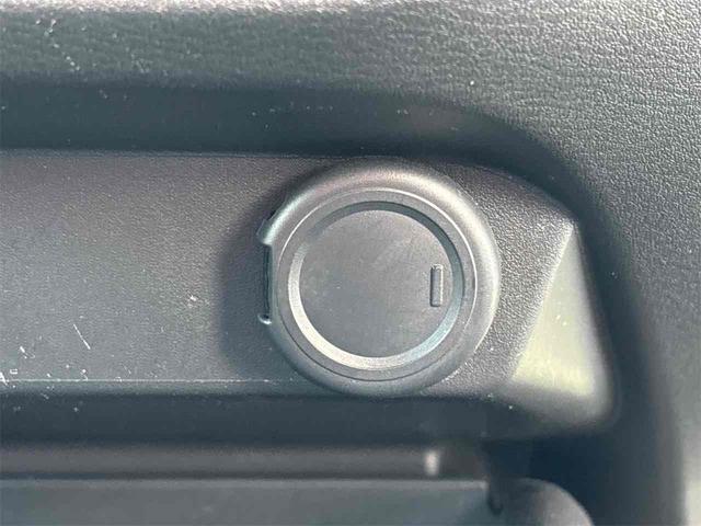 ノート Ｘ　ＥＴＣ　バックカメラ　ナビ　ＴＶ　クリアランスソナー　衝突被害軽減システム　オートマチックハイビーム　オートライト　スマートキー　アイドリングストップ　電動格納ミラー　ＣＶＴ（47枚目）