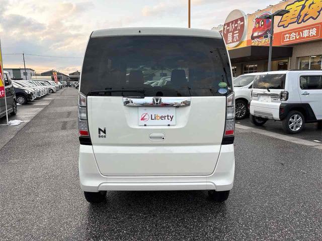 Ｎ－ＢＯＸ Ｇ・Ｌパッケージ　ＥＴＣ　バックカメラ　両側スライド・片側電動　ナビ　ＴＶ　オートライト　スマートキー　アイドリングストップ　電動格納ミラー　ベンチシート　ＣＶＴ　ＥＳＣ　ＣＤ　ＤＶＤ再生　ＵＳＢ　Ｂｌｕｅｔｏｏｔｈ（20枚目）