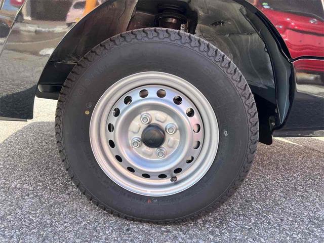 ハイゼットトラック ジャンボエクストラ　４ＷＤ　ＣＶＴ　衝突被害軽減システム　クリアランスソナー　スマートキー　アイドリングストップ　電動格納ミラー　ＡＢＳ　ＥＳＣ　エアコン　パワーステアリング　パワーウィンドウ（12枚目）