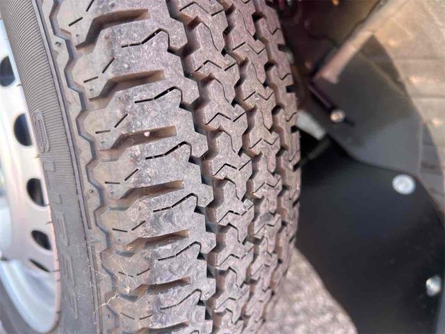 ハイゼットトラック ジャンボエクストラ　４ＷＤ　ＣＶＴ　衝突被害軽減システム　クリアランスソナー　スマートキー　アイドリングストップ　電動格納ミラー　ＡＢＳ　ＥＳＣ　エアコン　パワーステアリング　パワーウィンドウ（13枚目）