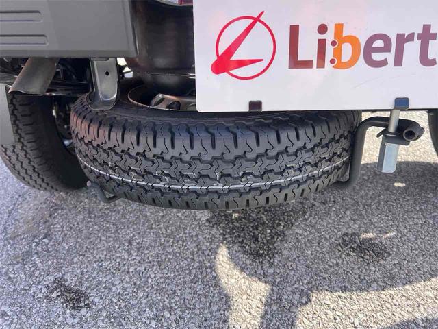 ハイゼットトラック ジャンボエクストラ　４ＷＤ　ＣＶＴ　衝突被害軽減システム　クリアランスソナー　スマートキー　アイドリングストップ　電動格納ミラー　ＡＢＳ　ＥＳＣ　エアコン　パワーステアリング　パワーウィンドウ（19枚目）