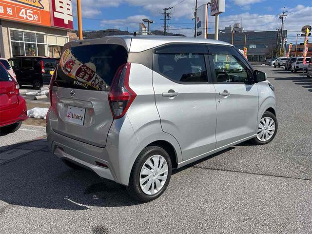 デイズ Ｓ　ＥＴＣ　クリアランスソナー　オートライト　キーレスエントリー　アイドリングストップ　電動格納ミラー　ベンチシート　ＣＶＴ　ＵＳＢ　Ｂｌｕｅｔｏｏｔｈ　エアコン　パワーウィンドウ（17枚目）